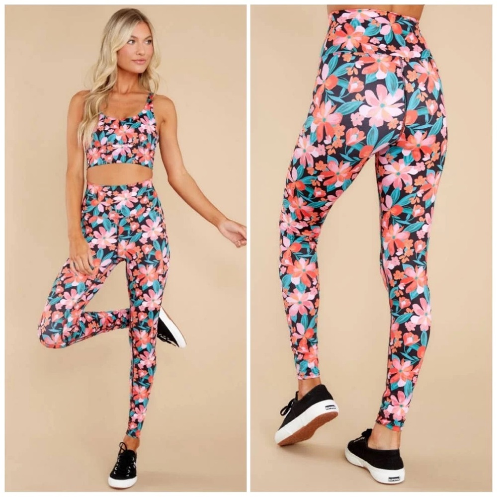 NWT Beach Riot Set - Leggings & Sports Bra in Fiery Plumeria